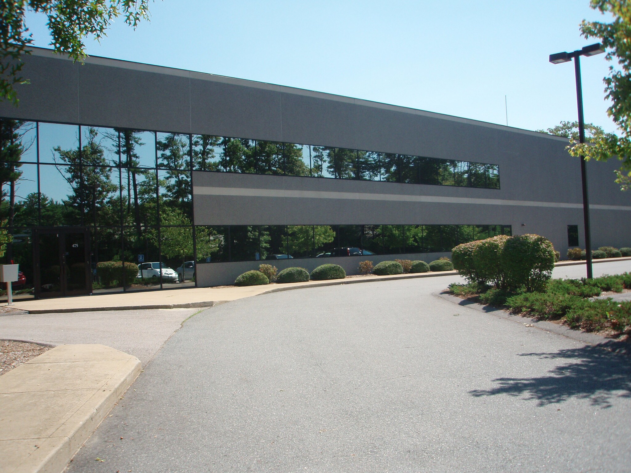 475 Paramount Dr, Raynham, MA à vendre Photo principale- Image 1 de 15