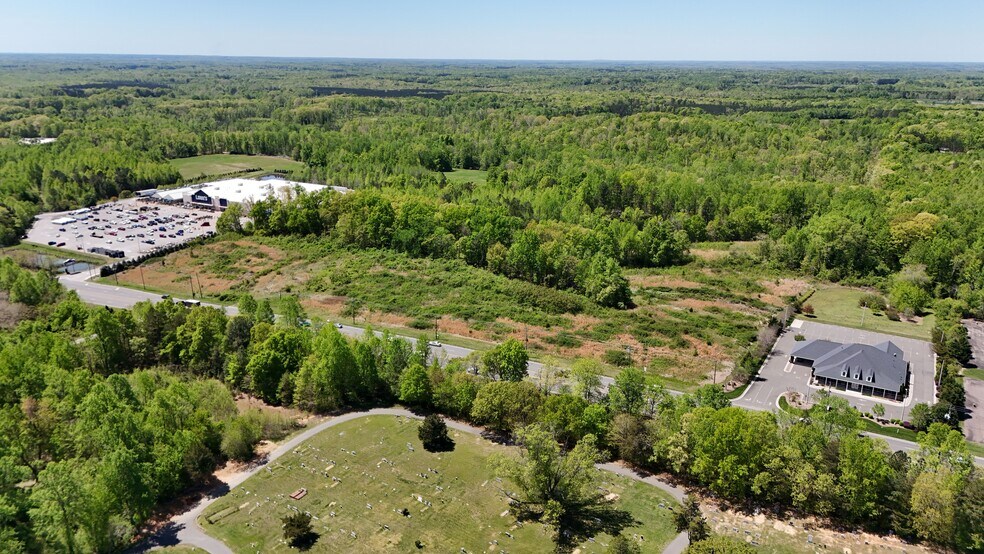 1950 Durham Rd, Roxboro, NC à louer - Photo principale - Image 2 de 4