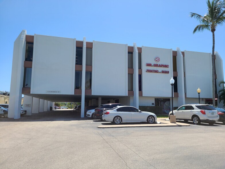 2300 Palm Beach Lakes Blvd. portfolio of 2 properties for sale on LoopNet.ca - Building Photo - Image 1 of 2