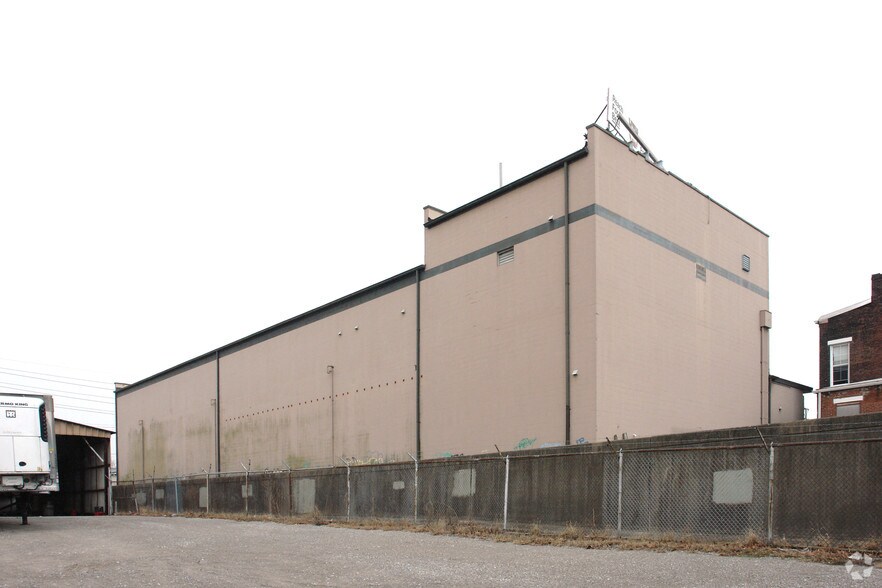 617 E Washington St, Louisville, KY à louer - Photo du bâtiment - Image 2 de 3