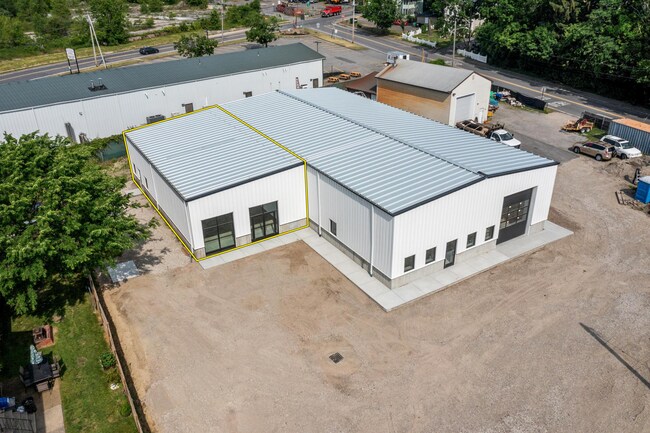Plus de détails pour 32 Greeley St, Clinton, MA - Bureau/Commerce de détail à louer