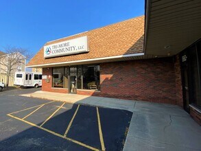 8963-8975 Kingsridge Dr, Miamisburg, OH à louer Photo du bâtiment- Image 1 de 19