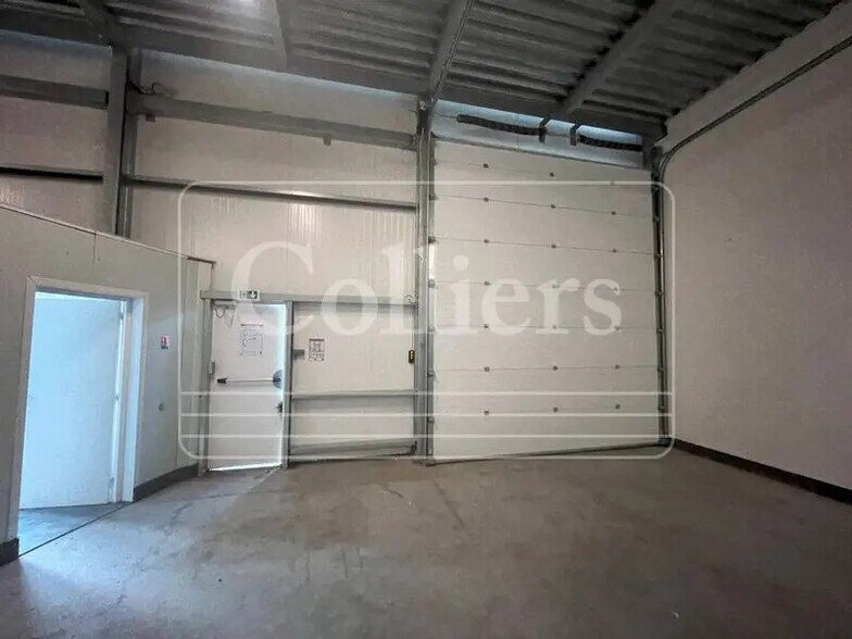 Flex in Gémenos for lease - Interior Photo - Image 3 of 5