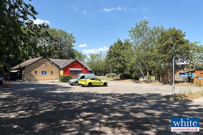 A40, Eynsham for sale - Building Photo - Image 3 of 5