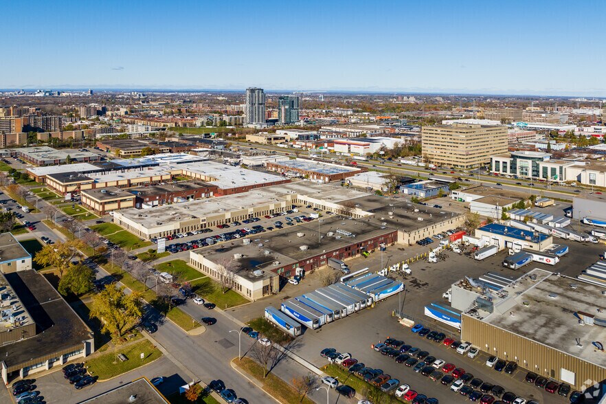 373-451 Boul Lebeau, Montréal, QC à louer - Aérien - Image 3 de 7