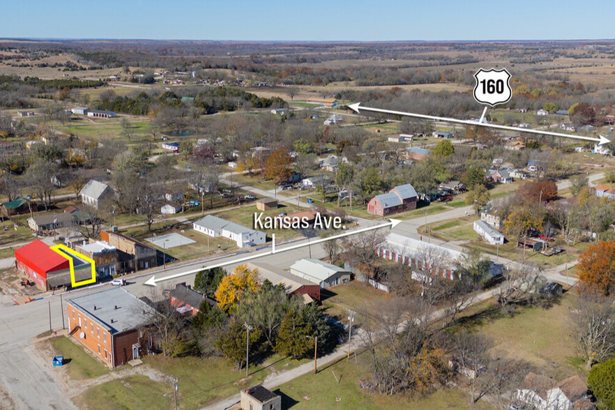 417 Kansas Ave, Longton, KS for sale - Building Photo - Image 2 of 33