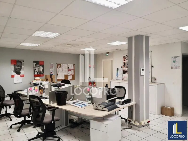 Office in Marseille for lease Interior Photo- Image 1 of 6