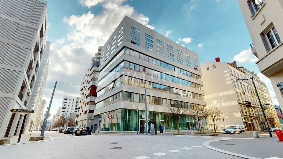 Bureau dans Lyon à louer Photo du bâtiment- Image 1 de 15