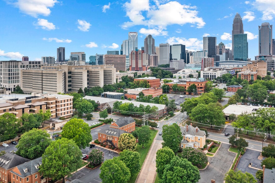 130 N Mcdowell St, Charlotte, NC for sale - Building Photo - Image 3 of 27