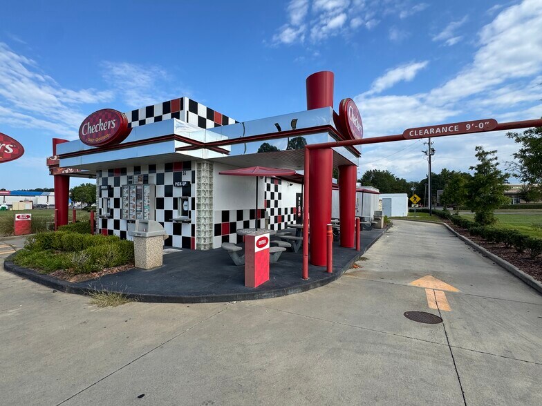 5620 Mcfarland Blvd, Northport, AL à louer - Photo du bâtiment - Image 2 de 7