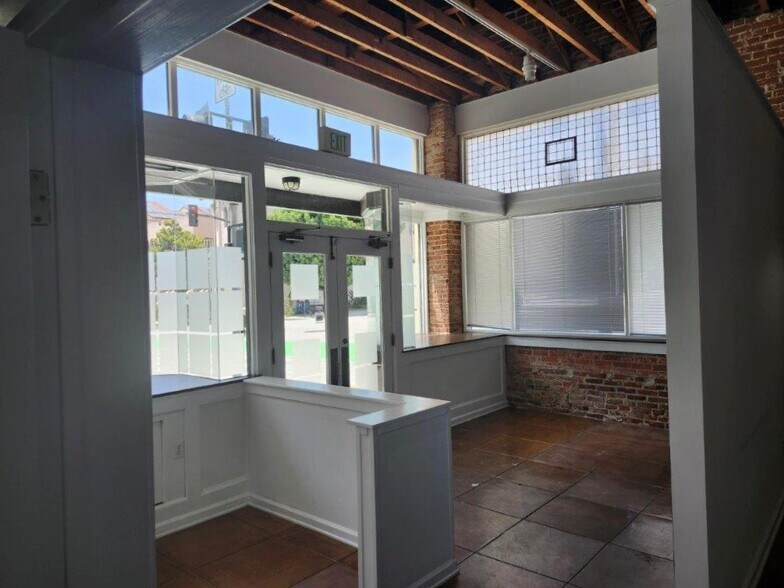 42-44 N Marengo Ave, Pasadena, CA à vendre - Photo intérieure - Image 3 de 10