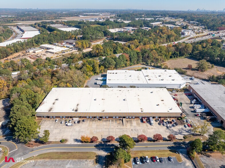 4525 Frederick Dr SW, Atlanta, GA à louer - Photo du bâtiment - Image 3 de 11