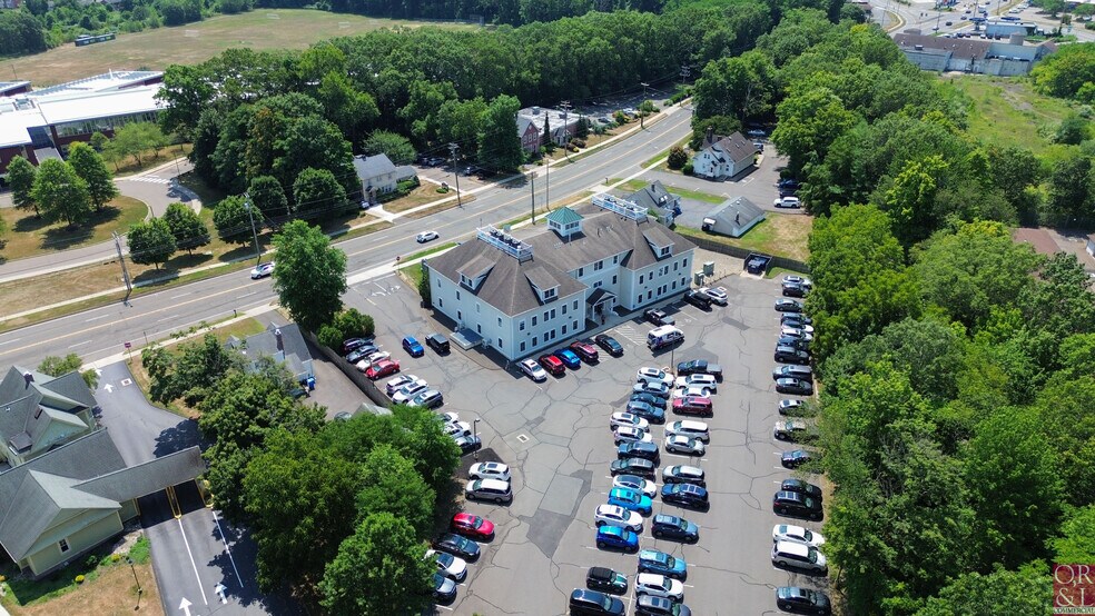 2560 Dixwell Ave, Hamden, CT à louer - Photo du bâtiment - Image 2 de 13