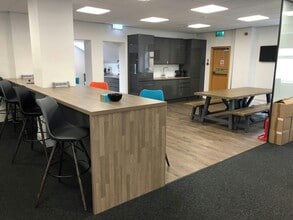 1-5 Riverview Ct, Wetherby à louer Photo intérieure- Image 2 de 5