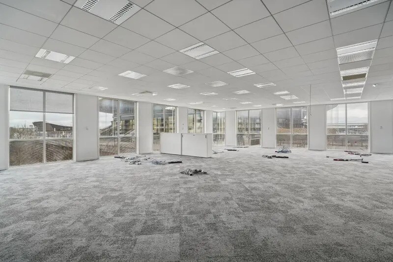 Office in Saint-Denis for lease - Interior Photo - Image 2 of 17