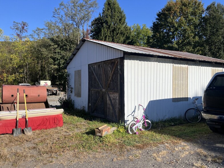 575 Shoemaker Ave, West Wyoming, PA for sale - Primary Photo - Image 1 of 2