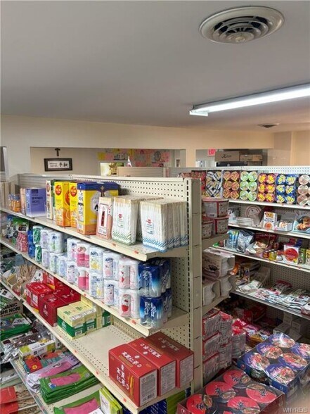 744 Millersport Hwy, Amherst, NY à vendre - Photo du bâtiment - Image 3 de 17