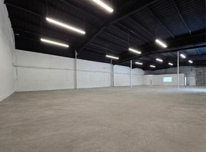 859 NE 44th St, Oakland Park, FL for lease Interior Photo- Image 2 of 6