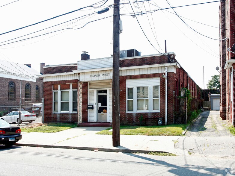 745 Hancock Ave, Bridgeport, CT for lease - Building Photo - Image 3 of 4