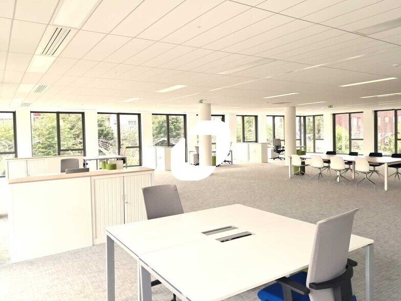 2 Avenue De La Gare, Montigny-le-Bretonneux for lease - Building Photo - Image 3 of 31