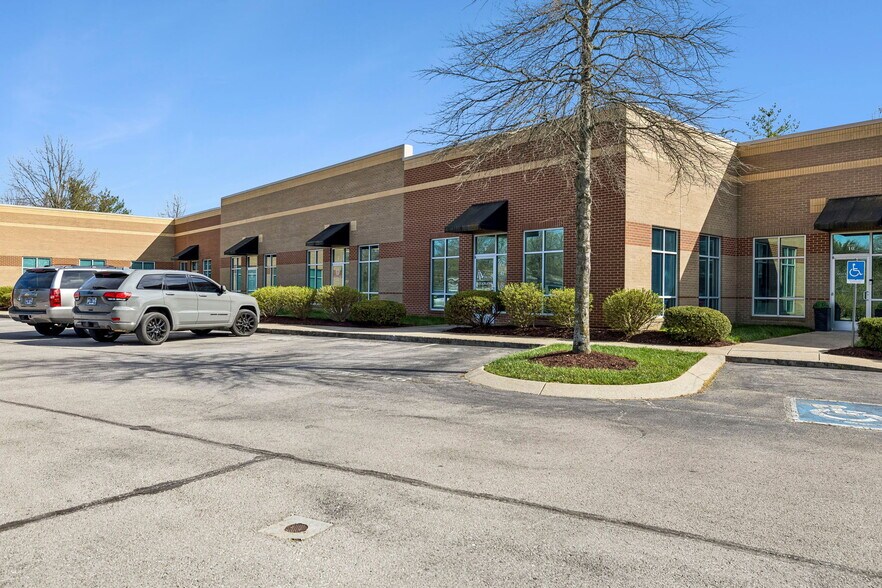 8115 Isabella Ln, Brentwood, TN à vendre - Photo du bâtiment - Image 2 de 25