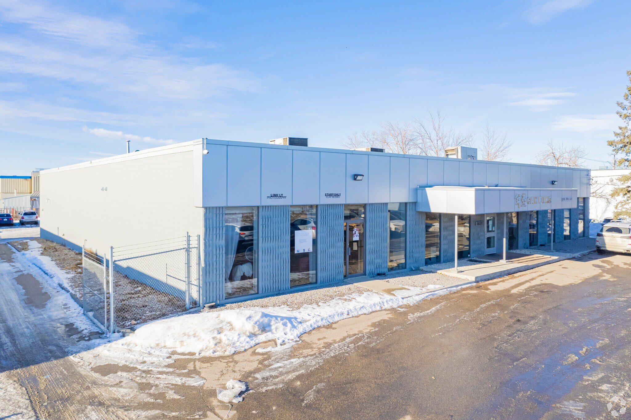 5631 Burbank Rd SE, Calgary, AB for sale Primary Photo- Image 1 of 1