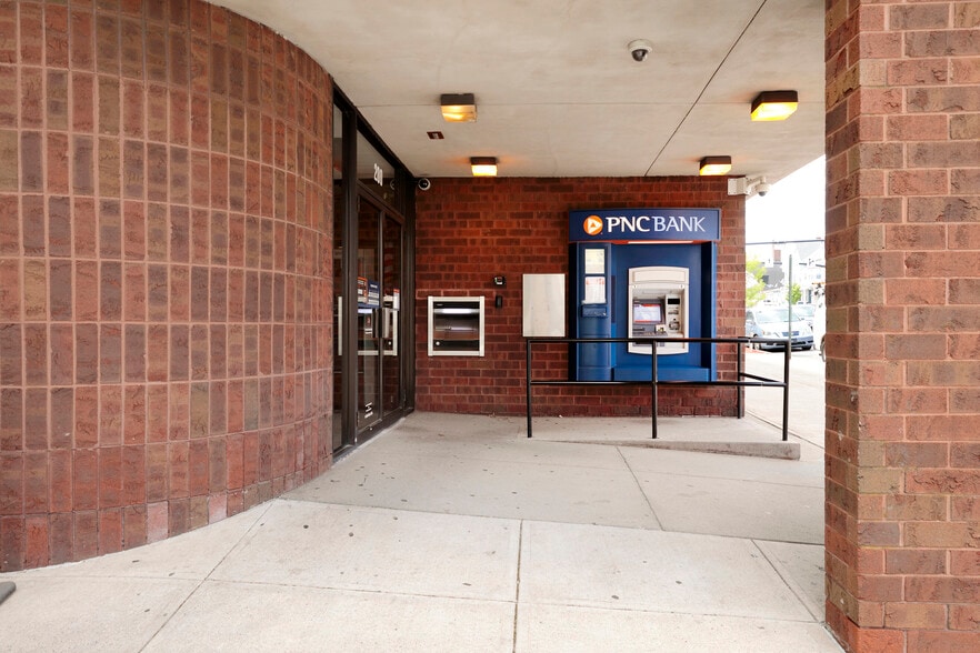 200 W Broad St, Hazleton, PA for lease - Building Photo - Image 3 of 14