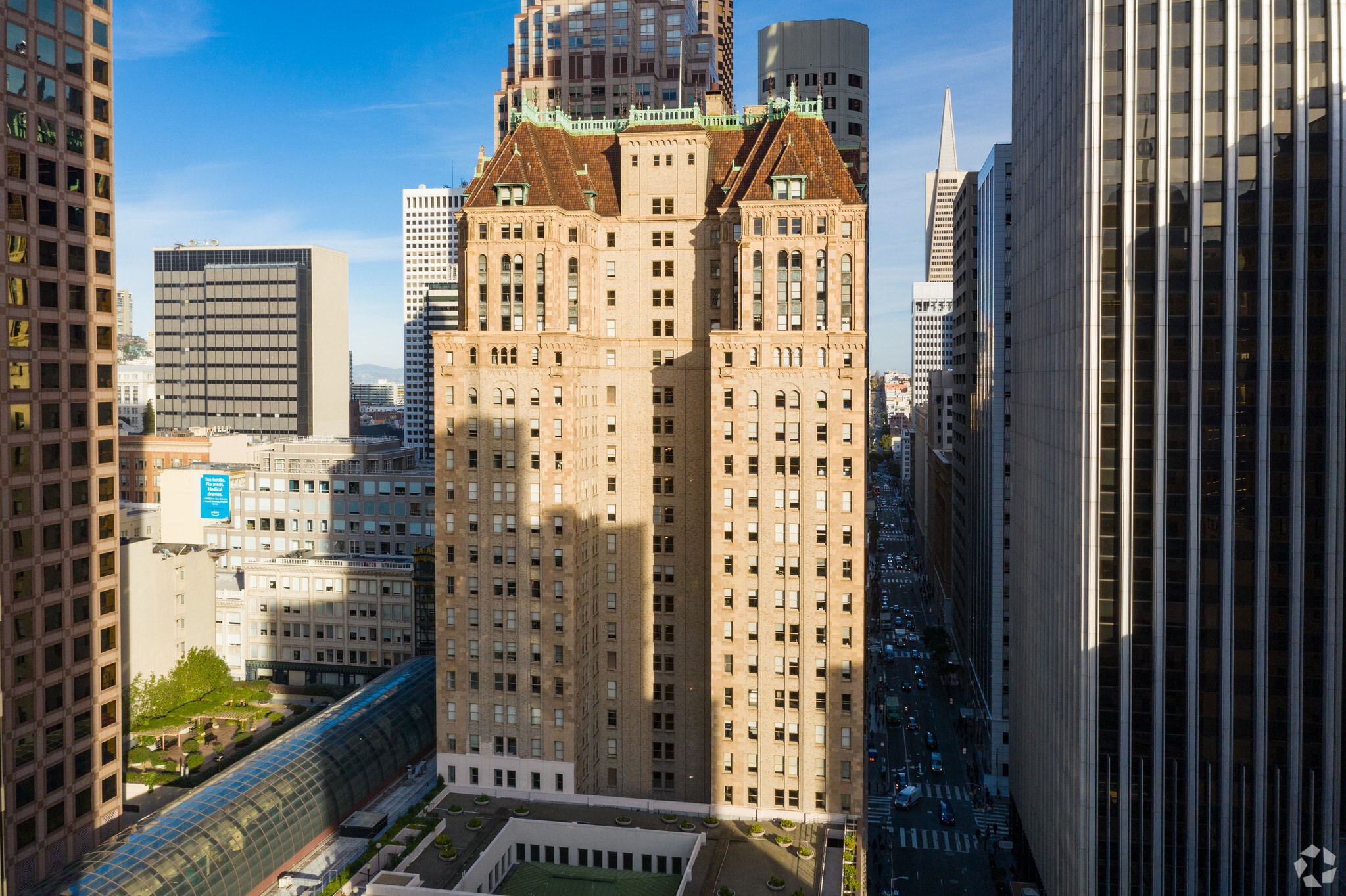 111 Sutter St, San Francisco, CA à louer Photo du bâtiment- Image 1 de 2