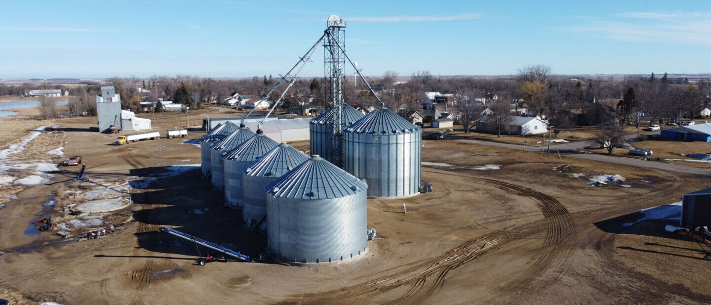 611 1st St, Roslyn, SD for sale Primary Photo- Image 1 of 15
