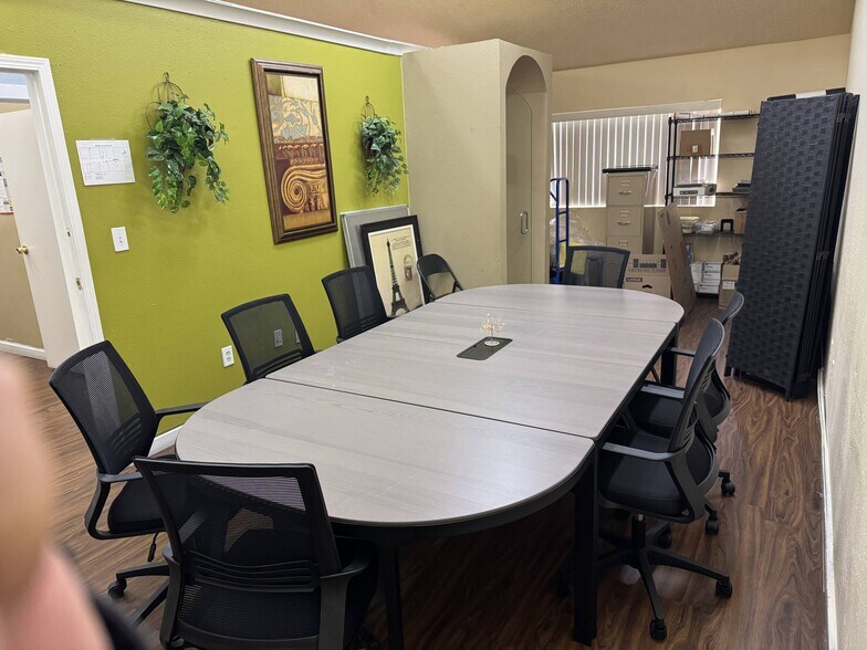 2950 E Flamingo Rd, Las Vegas, NV à vendre - Photo du bâtiment - Image 2 de 17