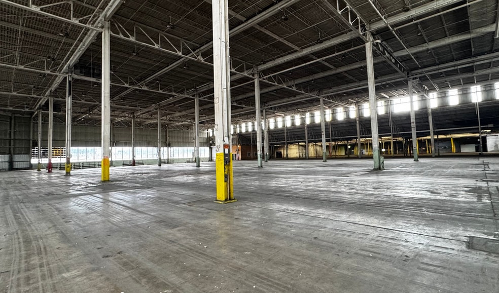 621 Boston St, La Porte, IN for sale - Building Photo - Image 2 of 13