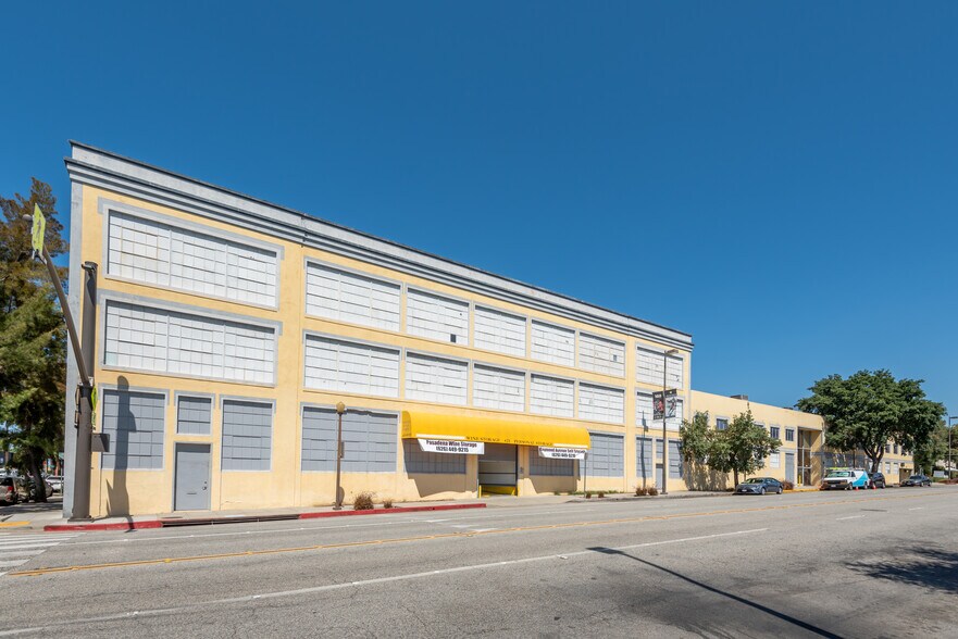 403 S Raymond Ave, Pasadena, CA à vendre - Photo du bâtiment - Image 1 de 20