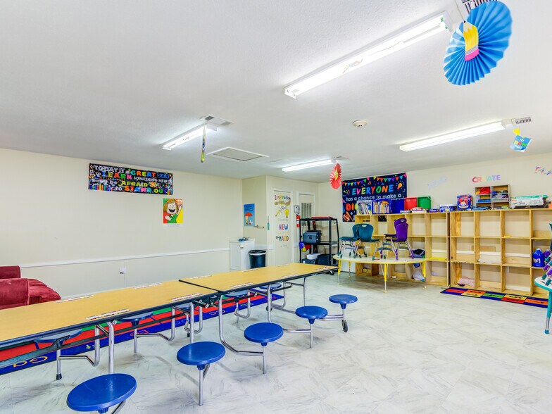 Premier 2-School Childcare Portfolio portefeuille de 2 propriétés à vendre sur LoopNet.ca - Photo intérieure - Image 3 de 21