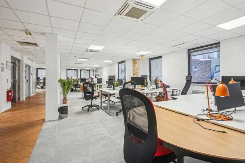 31 Rue D'Aguesseau, Boulogne-Billancourt à louer - Photo du bâtiment - Image 3 de 10