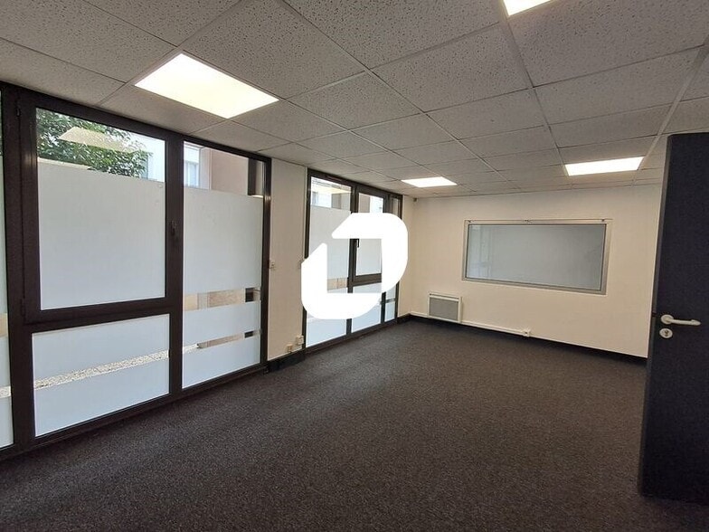 Bureau dans Courbevoie à louer - Photo intérieure - Image 2 de 10