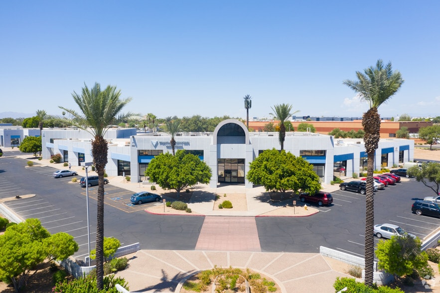 4502 W Indian School Rd, Phoenix, AZ for lease - Building Photo - Image 1 of 4