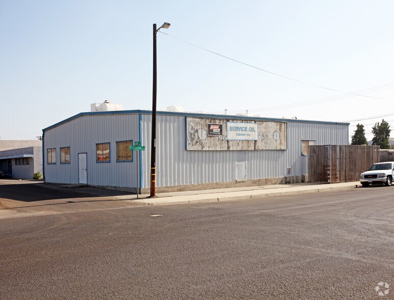 107 Lake St, Bakersfield, CA for sale - Building Photo - Image 2 of 9
