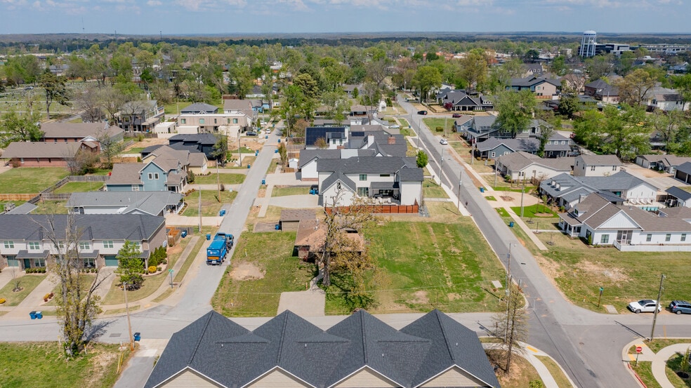 604 SW 5th St, Bentonville, AR à vendre - Aérien - Image 2 de 4