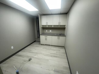 Plus de détails pour 4075 106 St, Edmonton, AB - Bureau à louer