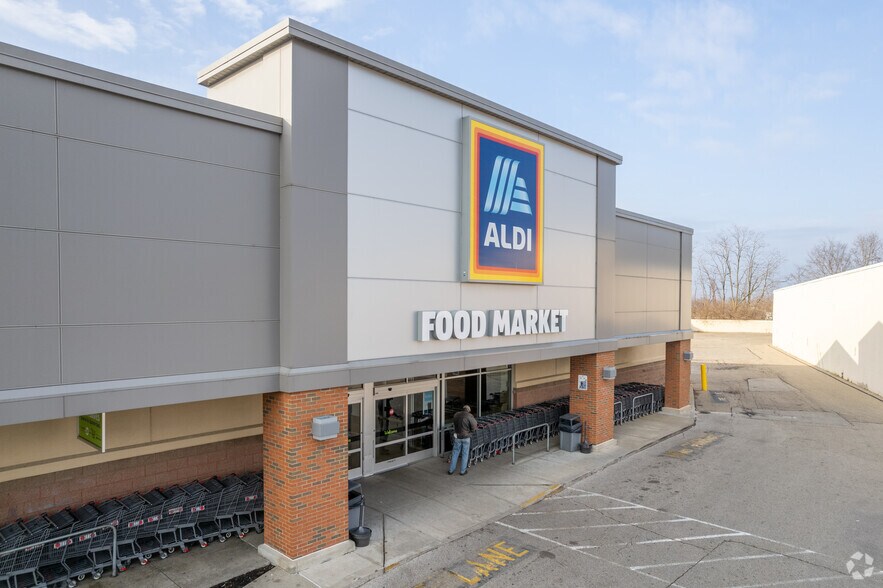 5555 Glenway Ave, Cincinnati, OH à vendre - Photo du bâtiment - Image 2 de 4