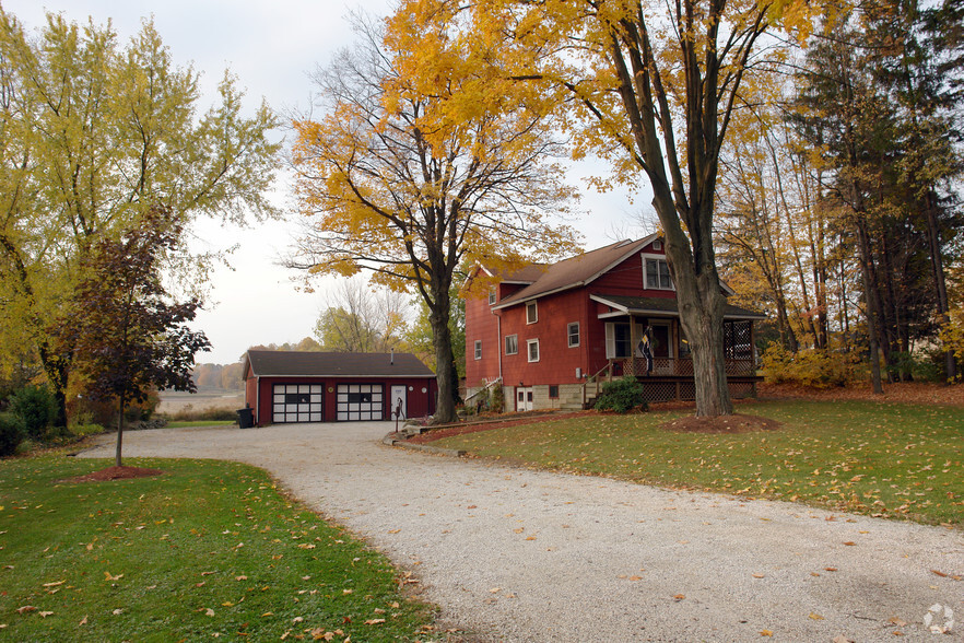 136 Tallmadge Rd, Kent, OH à vendre - Photo principale - Image 1 de 7