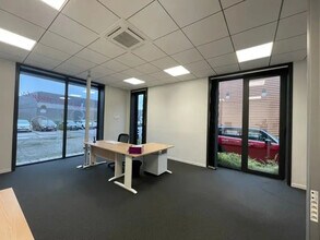 Bureau dans Bussy-Saint-Martin à louer Photo intérieure- Image 2 de 6