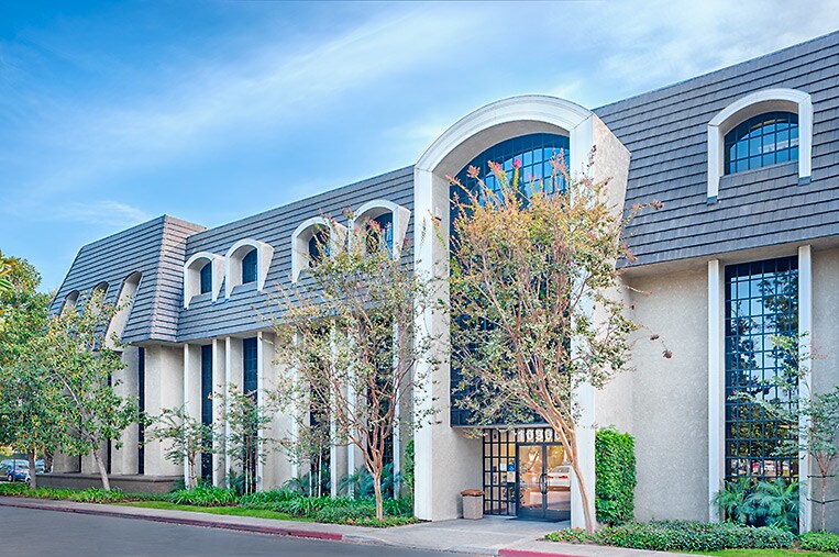 10900 E 183rd St, Cerritos, CA à louer - Photo du bâtiment - Image 3 de 12
