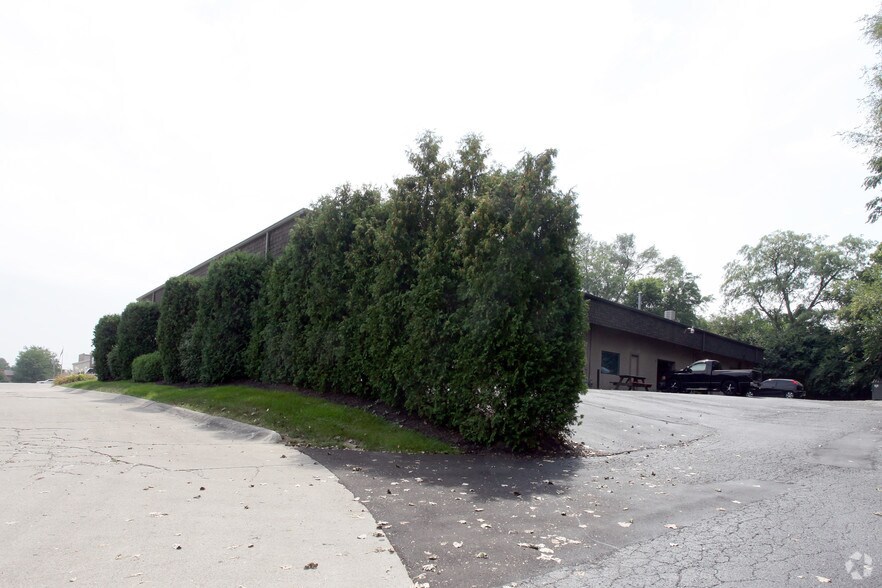 1200 S Tillotson Overpass, Muncie, IN à louer - Photo du bâtiment - Image 2 de 2