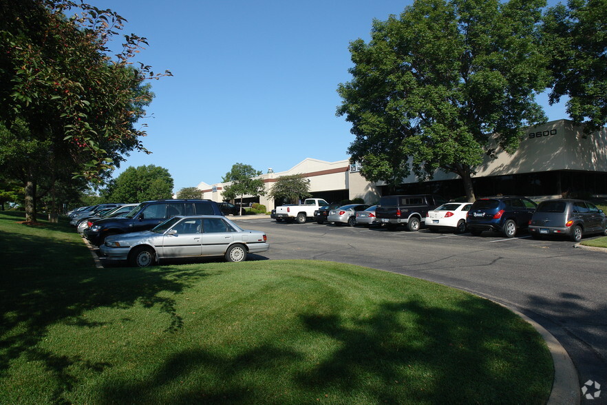 9600 76th St W, Eden Prairie, MN for sale - Building Photo - Image 3 of 4