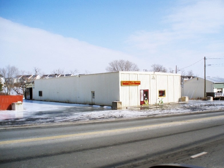 871 E Main St, Purcellville, VA à louer - Photo du bâtiment - Image 3 de 8