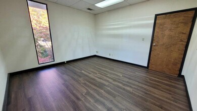 2500 W Broad St, Athens, GA for lease Interior Photo- Image 2 of 2