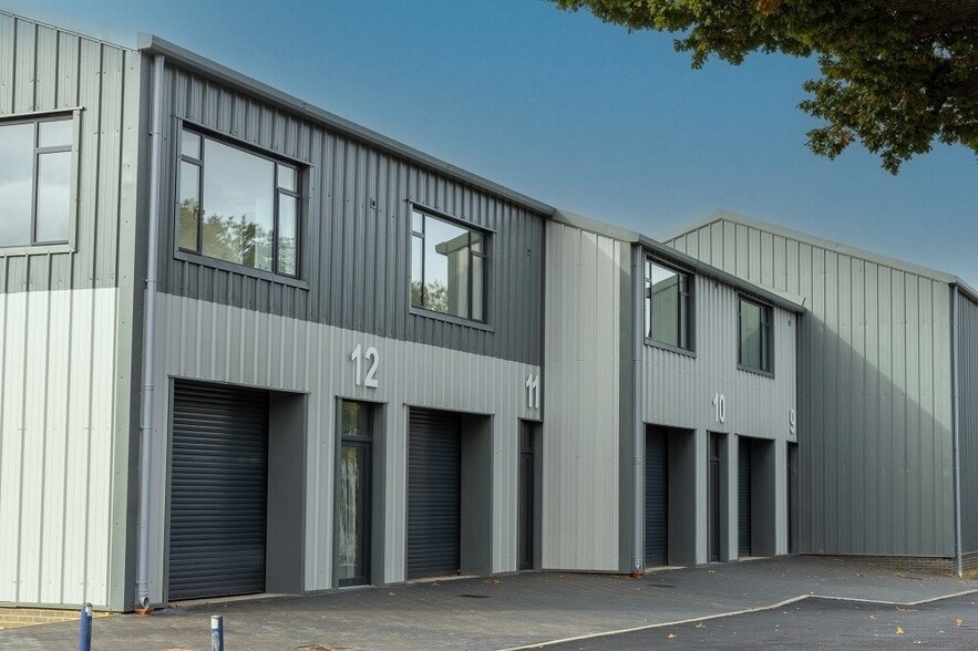 Brownfields, Welwyn Garden City for lease - Building Photo - Image 1 of 14