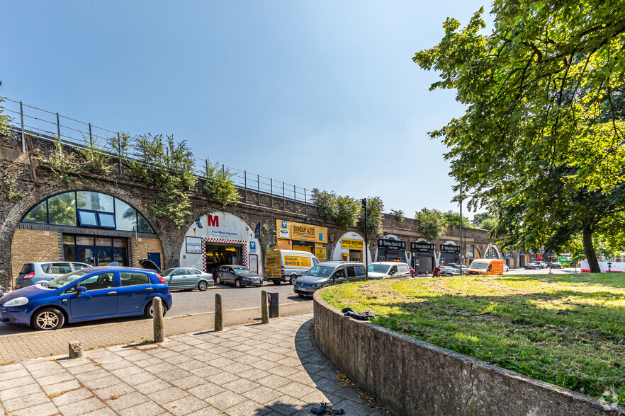 Portslade Rd, London à louer - Photo du b timent - Image 1 de 13