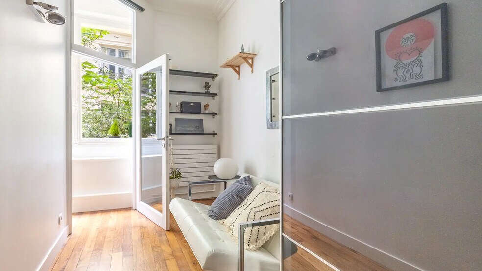 Office in Paris for sale - Building Photo - Image 3 of 8